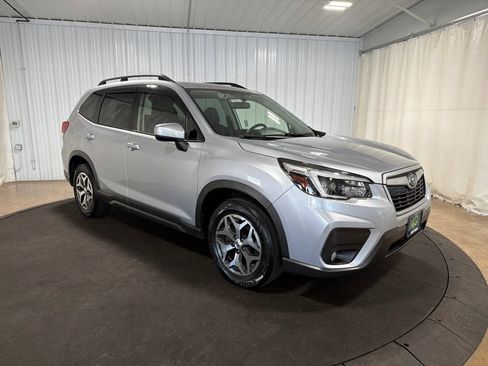 Used 2021 Subaru Forester Premium AWD/4WD image 11