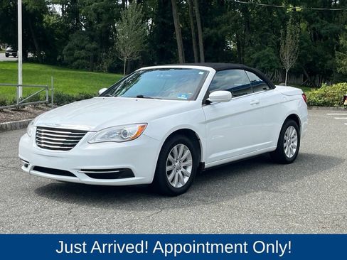 Used 2014 Chrysler 200 Touring FWD image 3