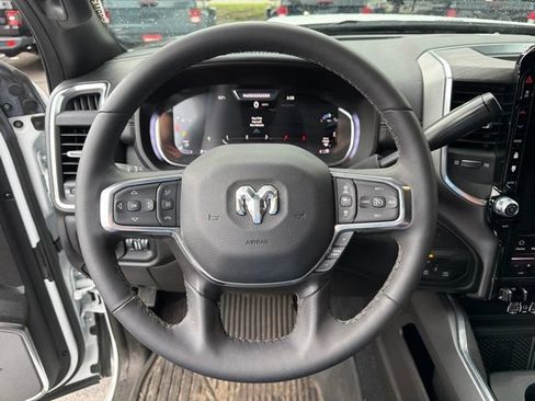 Used 2025 RAM 2500 Laramie AWD/4WD image 23