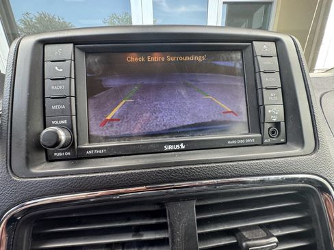 Used 2019 Dodge Grand Caravan SE w/ UConnect Hands-Free Group FWD image 28