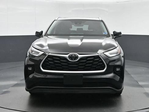 Used 2020 Toyota Highlander XLE AWD/4WD image 2