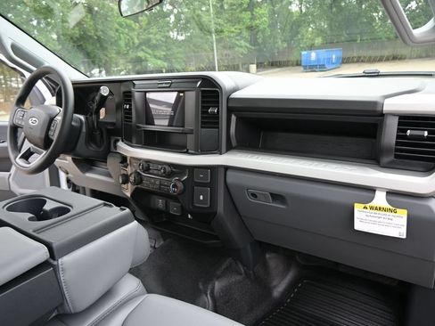 New 2026 Ford F550 4x4 Regular Cab Super Duty image 2