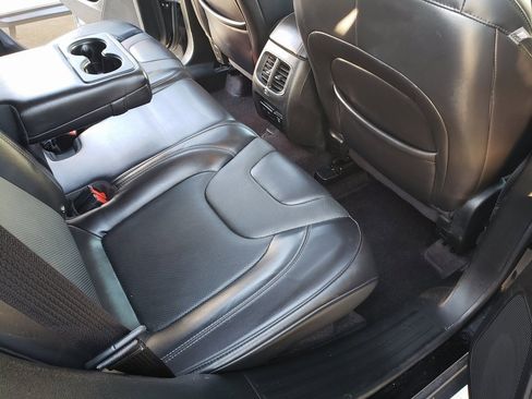 Used 2019 Jeep Cherokee Limited image 13