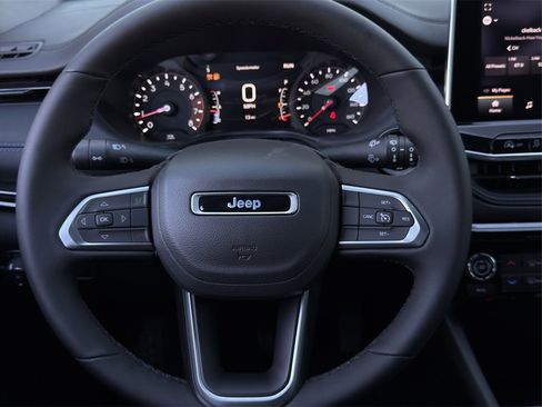 New 2026 Jeep Compass Latitude image 12