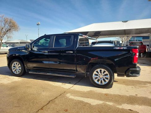 Used 2021 Chevrolet Silverado 1500 Custom image 3
