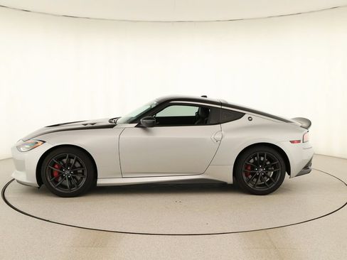 Used 2024 Nissan Z Performance w/ Floor Mat Package RWD image 2
