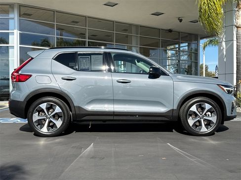 Certified 2023 Volvo XC40 B5 Ultimate image 6