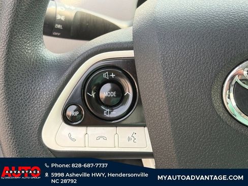 Used 2017 Toyota Prius Two FWD image 17