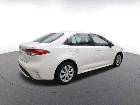 Used 2025 Toyota Corolla LE FWD image 9