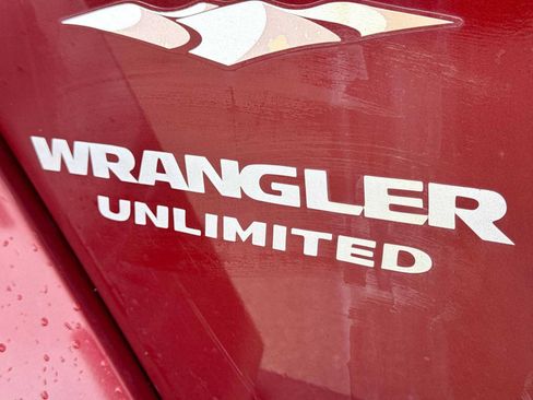 Used 2008 Jeep Wrangler Unlimited Sahara AWD/4WD image 11