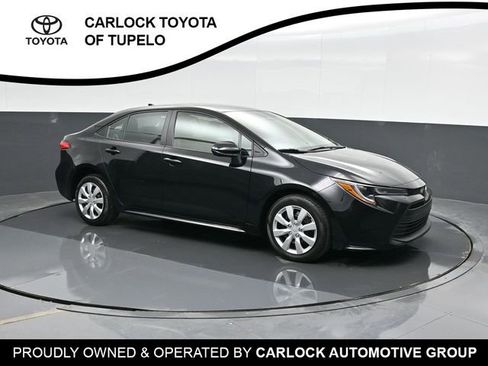 Used 2024 Toyota Corolla LE image 5