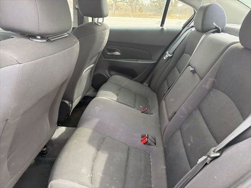 Used 2015 Chevrolet Cruze LT image 9