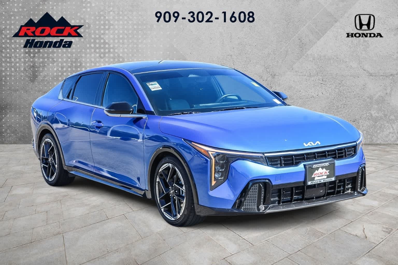 Used 2025 Kia K4 GT-Line w/ GT-Line Premium Package FWD image 3