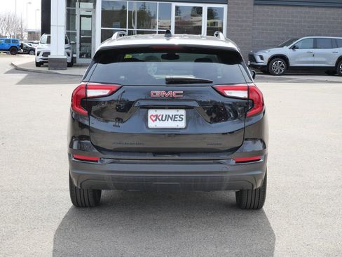 Used 2022 GMC Terrain SLE w/ Driver Convenience Package AWD/4WD image 8