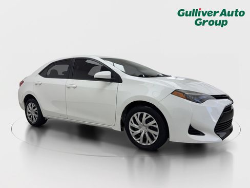 Used 2019 Toyota Corolla LE FWD image 12