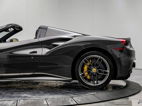 Used 2018 Ferrari 488 Spider RWD image 12