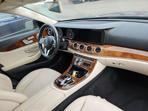 Used 2019 Mercedes-Benz E 300 4MATIC w/ Premium 1 Package image 7
