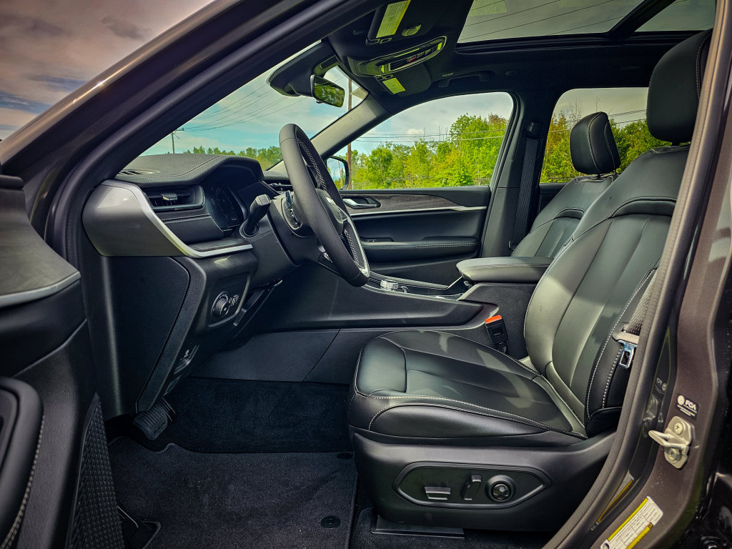 New 2026 Jeep Grand Cherokee Limited AWD/4WD image 13
