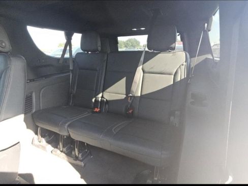Used 2025 GMC Yukon XL Denali image 2