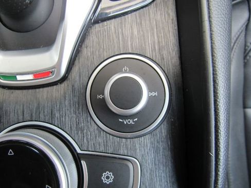 Used 2023 Alfa Romeo Giulia Sprint image 50