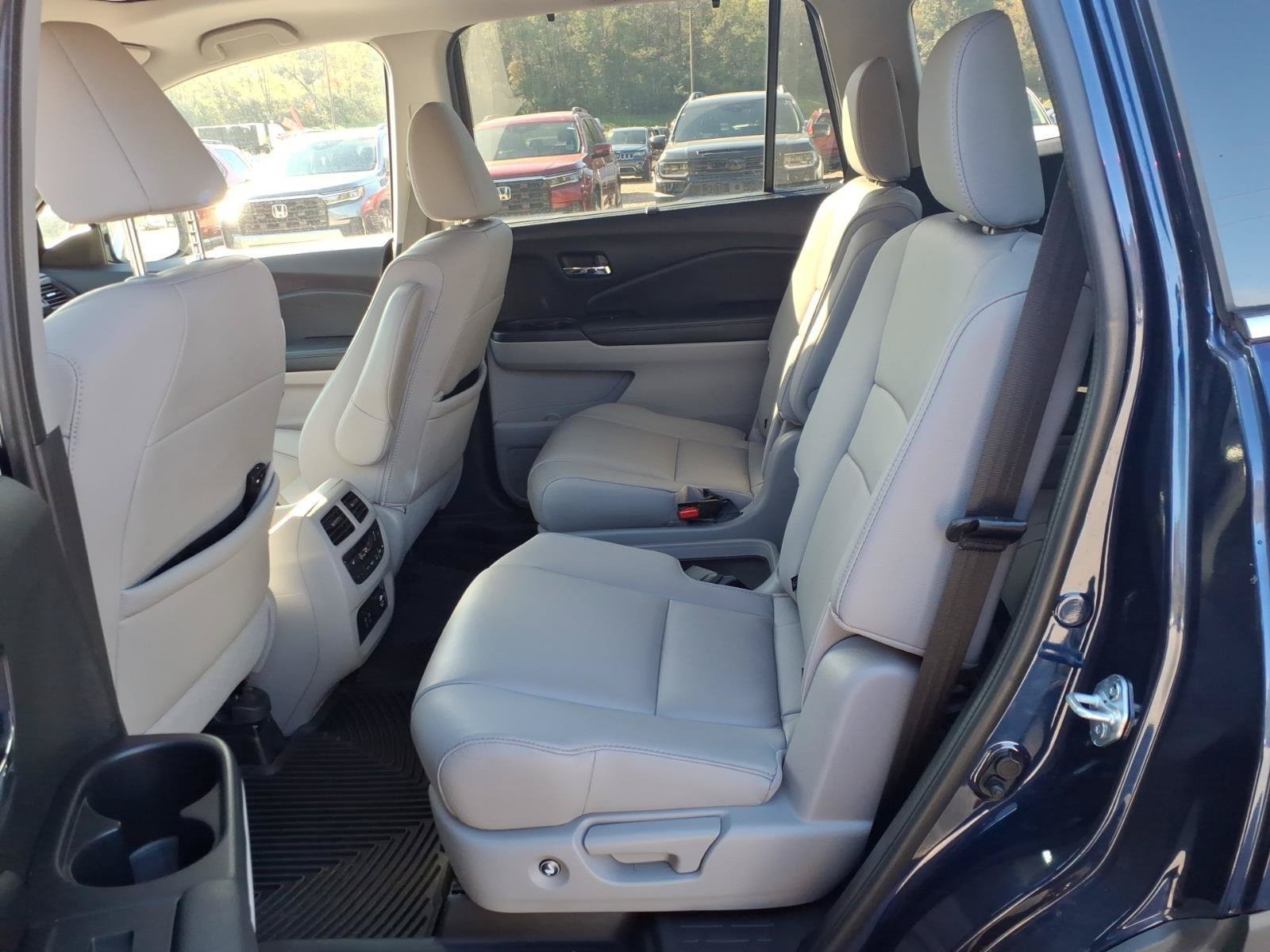 Certified 2022 Honda Pilot Touring image 16