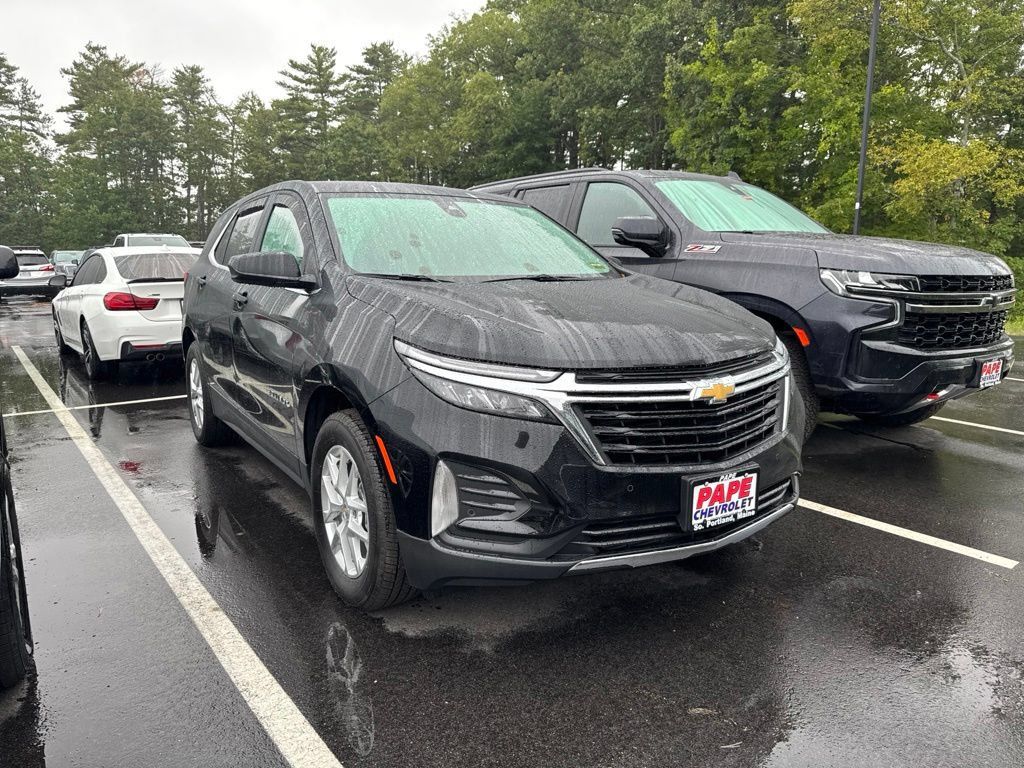 Used 2023 Chevrolet Equinox LT AWD/4WD image 2