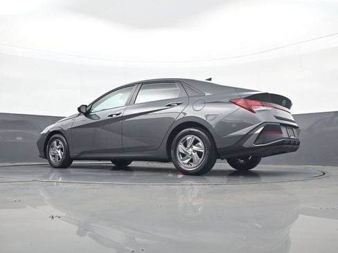 Used 2024 Hyundai Elantra SE FWD image 39