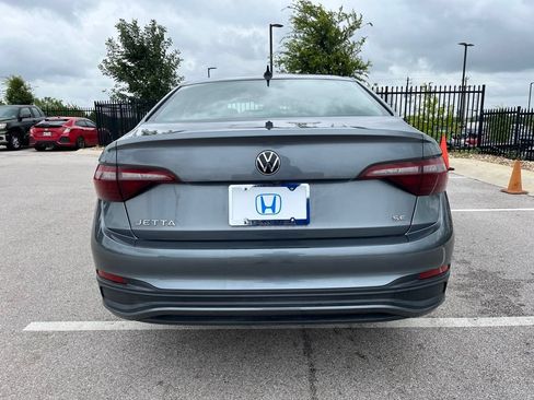 Used 2023 Volkswagen Jetta SE FWD image 5