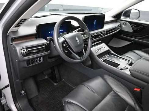 Certified 2025 Lincoln Aviator Reserve w/ Equipment Group 201A AWD/4WD image 9