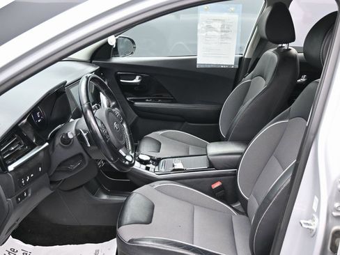 Used 2020 Kia Niro EX w/ Cold Weather Package image 14