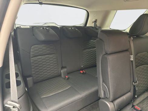 Used 2025 Nissan Pathfinder SV AWD/4WD image 19