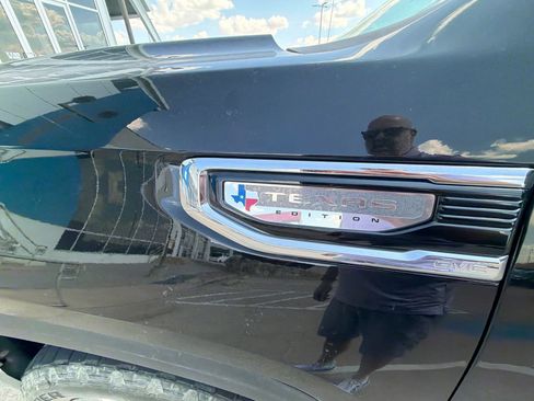 Used 2019 GMC Sierra 1500 SLT AWD/4WD image 12