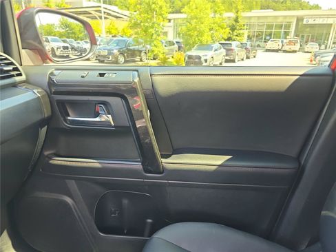 Used 2024 Toyota 4Runner TRD Off-Road Premium w/ Moonroof Package AWD/4WD image 23