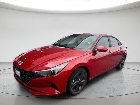 Used 2021 Hyundai Elantra SEL FWD image 1
