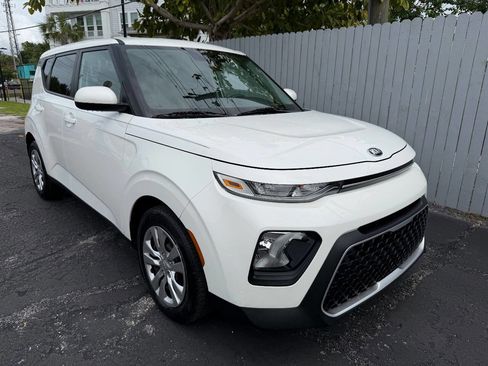 Used 2021 Kia Soul LX FWD image 1