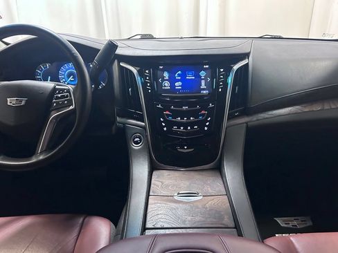 Used 2016 Cadillac Escalade Premium RWD image 14