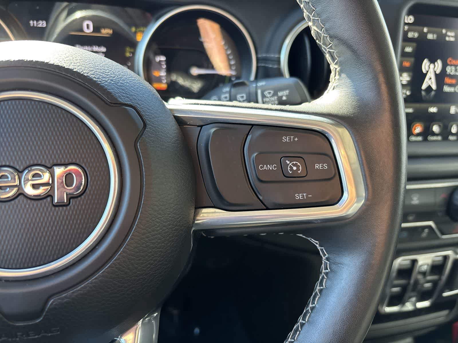 Used 2022 Jeep Wrangler Unlimited Sahara AWD/4WD image 12