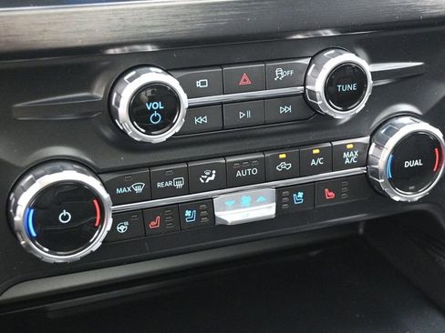 New 2026 Ford F250 Lariat w/ Black Appearance Package image 17