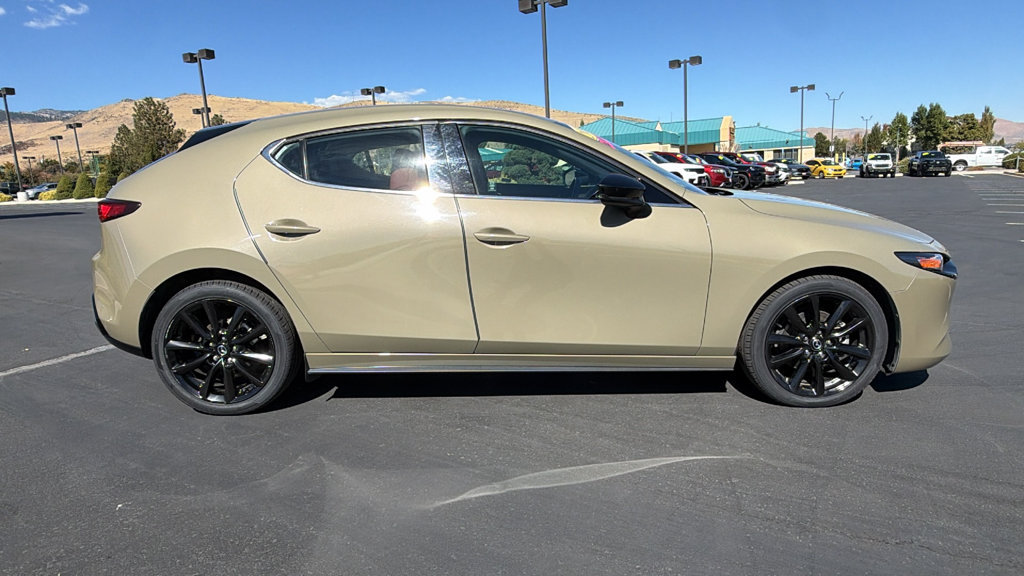 Used 2024 MAZDA MAZDA3 s AWD/4WD image 2