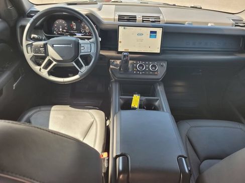 Used 2025 Land Rover Defender 130 X-Dynamic SE AWD/4WD image 16