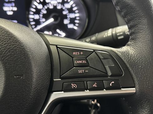 Used 2020 Nissan Rogue S FWD image 19