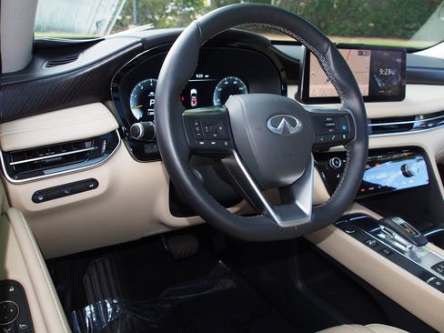 Used 2025 INFINITI QX60 Sensory w/ Vision Package AWD/4WD image 21