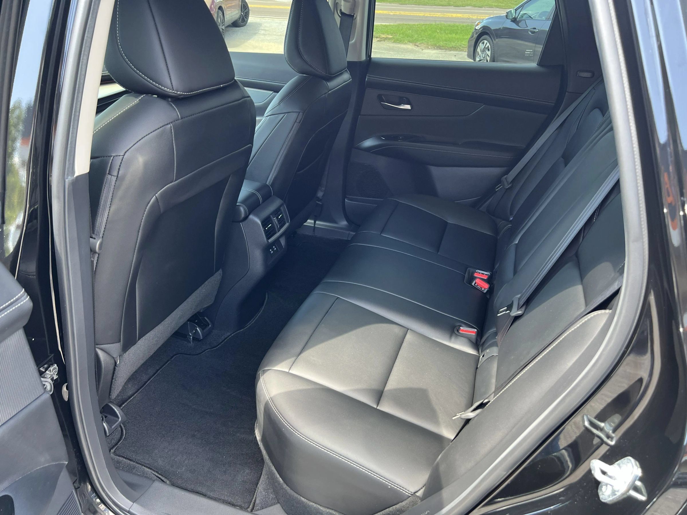Used 2025 Nissan Murano SL AWD/4WD image 12