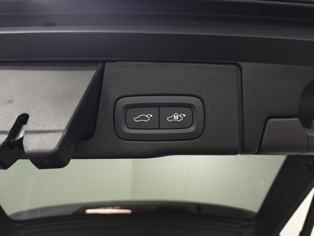 Certified 2026 Volvo XC60 B5 Plus AWD/4WD image 10