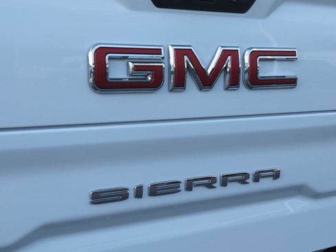 Used 2023 GMC Sierra 1500 AT4 w/ AT4 Premium Package AWD/4WD image 34