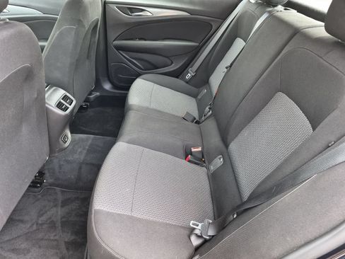 Used 2018 Buick Regal Preferred FWD image 19