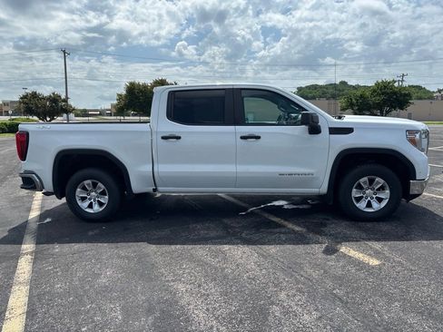 Used 2019 GMC Sierra 1500 4x4 Crew Cab w/ Convenience Package image 4