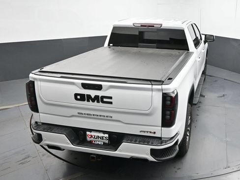 Used 2019 GMC Sierra 1500 AT4 w/ Off Road Performance Package AWD/4WD image 11