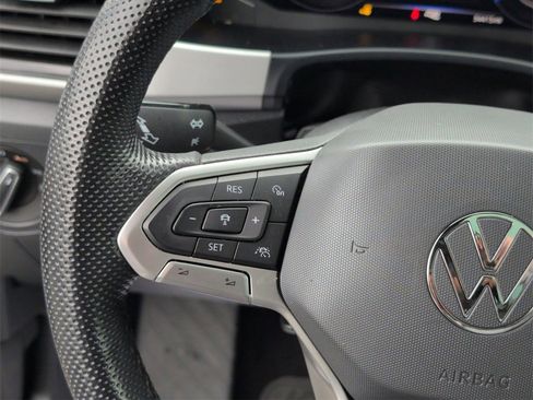 Used 2022 Volkswagen Atlas Cross Sport SEL R-Line image 10