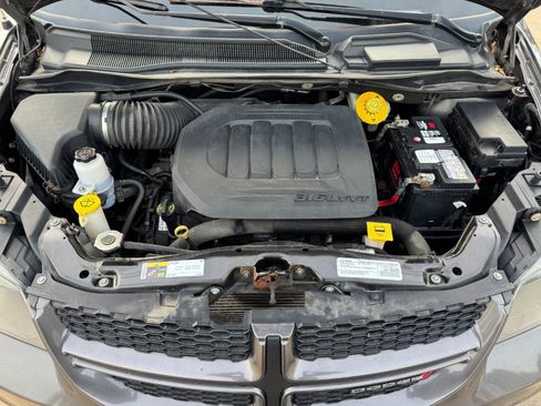 Used 2019 Dodge Grand Caravan GT image 25